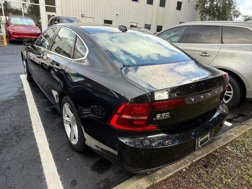 2017 Volvo S90 T5 Momentum