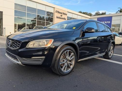 2017 Volvo V60 Cross Country T5