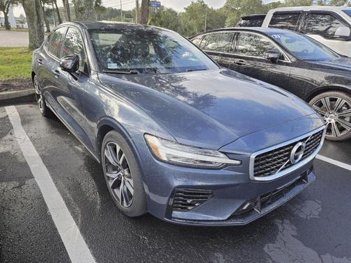 2019 Volvo S60 Hybrid T8 R-Design