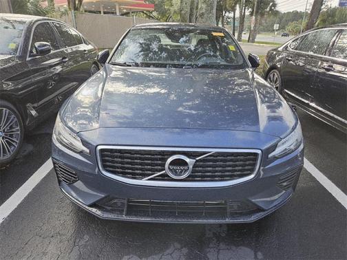 2019 Volvo S60 Hybrid T8 R-Design