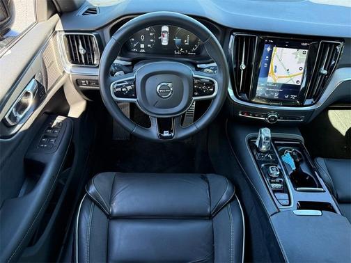 2019 Volvo S60 Hybrid T8 R-Design