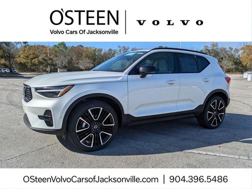 2026 Volvo XC40 B5 Ultra