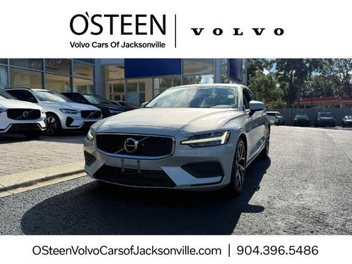 2020 Volvo S60 T6 Momentum
