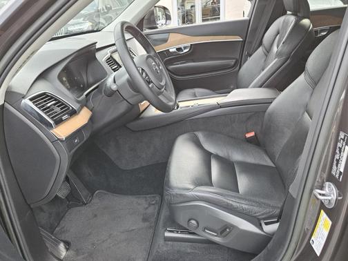 2023 Volvo XC90 B6 Plus 6-Seater
