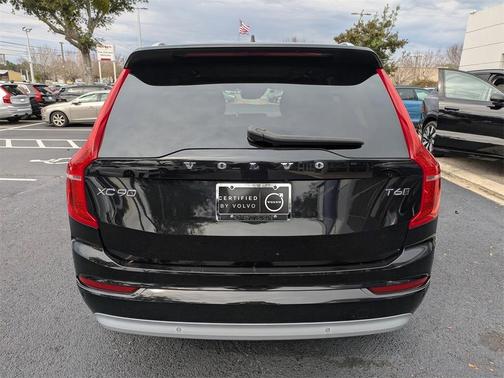2022 Volvo XC90 T6 Momentum 7 Passenger
