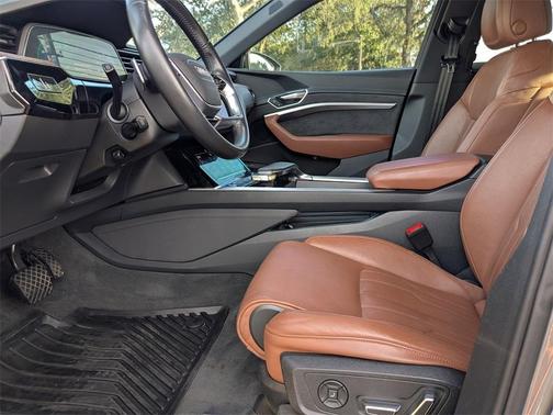 2019 Audi e-tron Prestige
