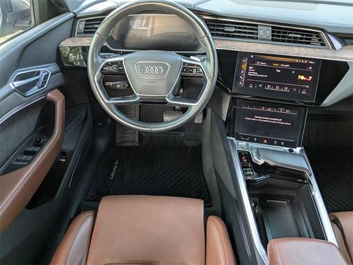 2019 Audi e-tron Prestige