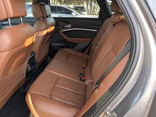 2019 Audi e-tron Prestige