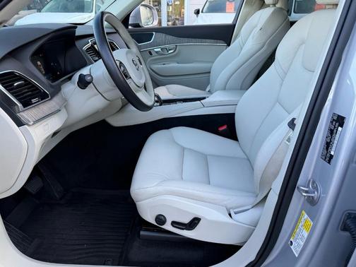 2024 Volvo XC90 B6 Plus Bright Theme 7-Seater