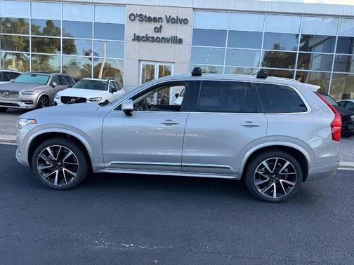 2024 Volvo XC90 B6 Plus Bright Theme 7-Seater