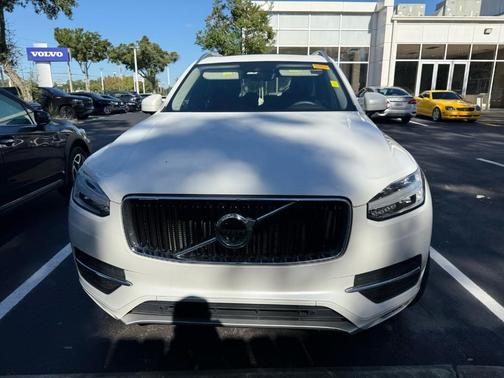 2018 Volvo XC90 T5 Momentum
