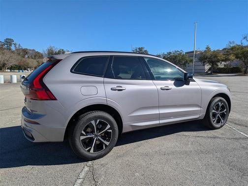 2026 Volvo XC60 B5 Core