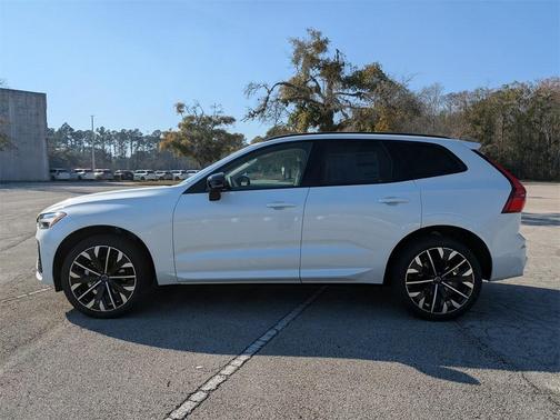 2026 Volvo XC60 B5 Ultra