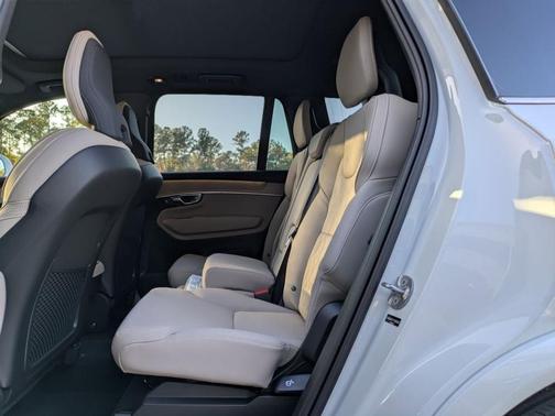 Crystal White 2026 Volvo XC90 B6 Plus 7-Seater