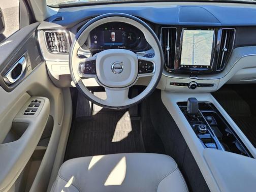 2024 Volvo XC60 Recharge Plug-In Hybrid T8 Plus Dark Theme