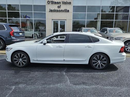 2023 Volvo S90 B6 Plus
