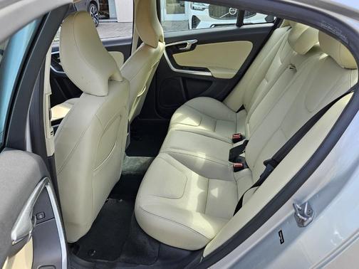 2016 Volvo S60 T5 Drive-E Premier