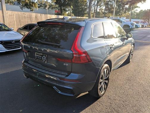 2024 Volvo XC60 B5 Plus Dark Theme