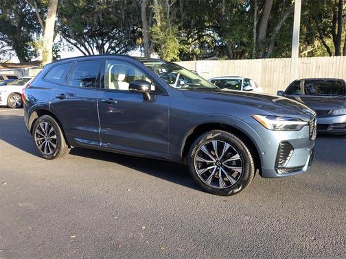 2024 Volvo XC60 B5 Plus Dark Theme