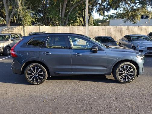 2024 Volvo XC60 B5 Plus Dark Theme