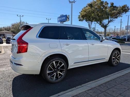 2024 Volvo XC90 B6 Ultimate Bright Theme 7-Seater