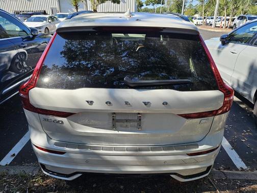 2023 Volvo XC60 Recharge Plug-In Hybrid T8 Plus Dark Theme