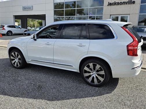 2025 Volvo XC90 Plug-In Hybrid T8 Plus 7-Seater