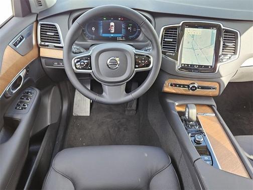 2025 Volvo XC90 Plug-In Hybrid T8 Plus 7-Seater