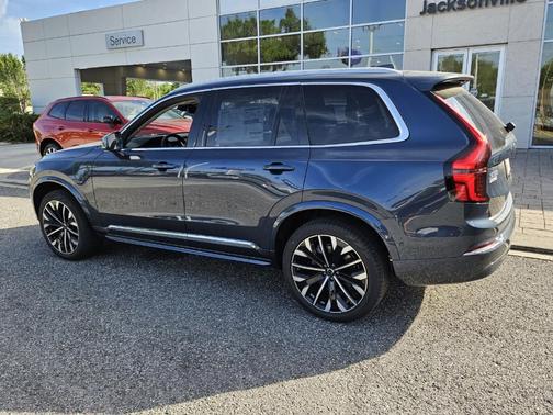 2025 Volvo XC90 Plug-In Hybrid T8 Plus 7-Seater