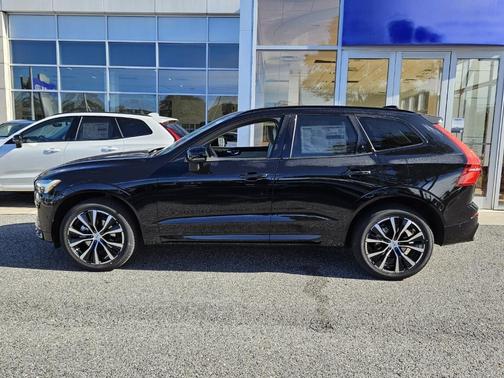 2025 Volvo XC60 B5 Plus