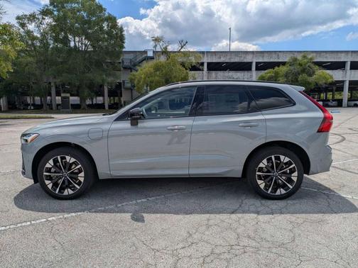 Vapour Grey 2026 Volvo XC60 Plug-In Hybrid T8 Plus