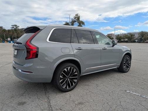 2026 Volvo XC90 B6 Ultra 7-Seater