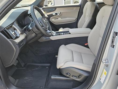 2025 Volvo XC90 Plug-In Hybrid T8 Ultra 7-Seater