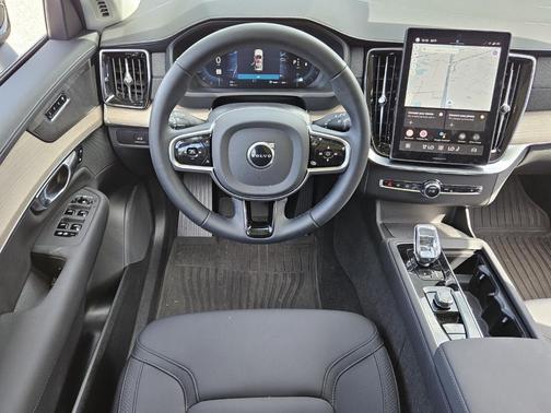 2025 Volvo XC90 B6 Plus 7-Seater