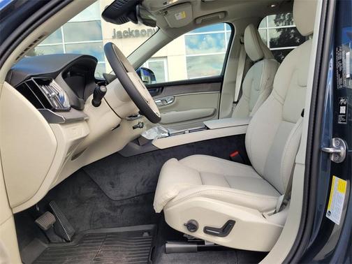 2026 Volvo XC90 B6 Ultra 7-Seater