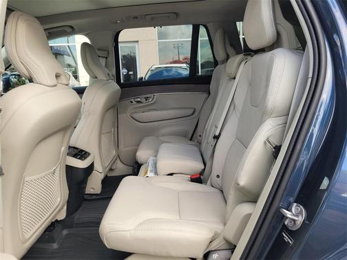 2026 Volvo XC90 B6 Ultra 7-Seater