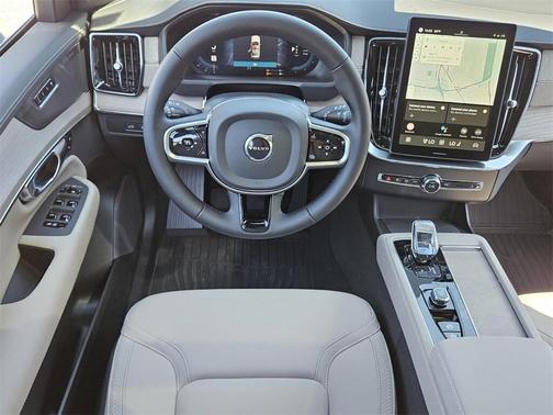 2025 Volvo XC90 Plug-In Hybrid T8 Plus 7-Seater