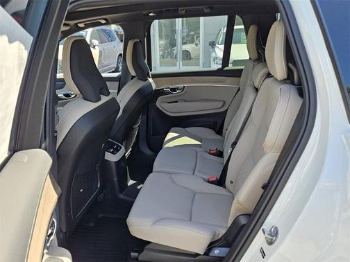 2025 Volvo XC90 Plug-In Hybrid T8 Plus 7-Seater