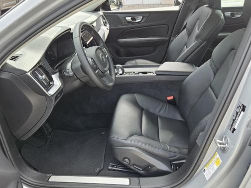 2024 Volvo S60 B5 Core Dark Theme
