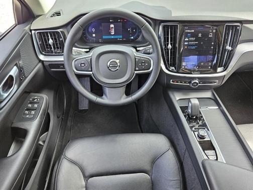 2024 Volvo S60 B5 Core Dark Theme