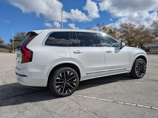Crystal White 2026 Volvo XC90 B5 Core