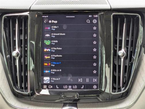 2023 Volvo XC60 B5 Ultimate Bright Theme