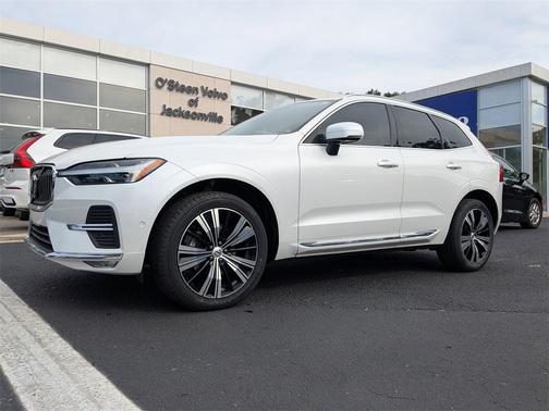 2023 Volvo XC60 B5 Ultimate Bright Theme