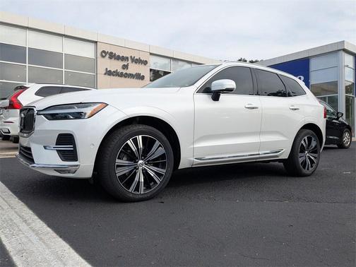 2023 Volvo XC60 B5 Ultimate Bright Theme