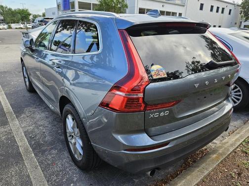 2018 Volvo XC60 T5 Momentum