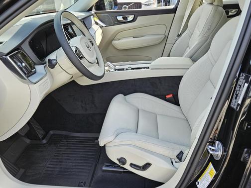2025 Volvo XC60 Plug-In Hybrid T8 Ultra