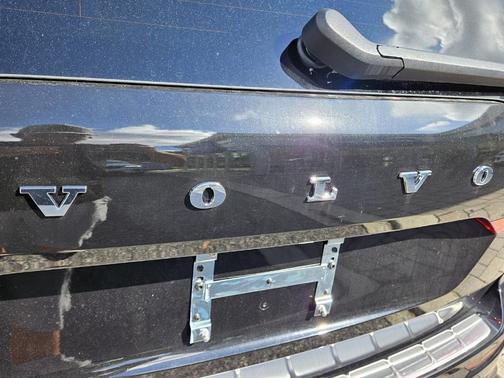 2025 Volvo XC60 Plug-In Hybrid T8 Ultra