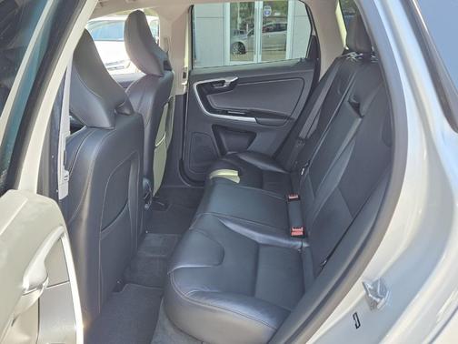 2017 Volvo XC60 T6 Dynamic