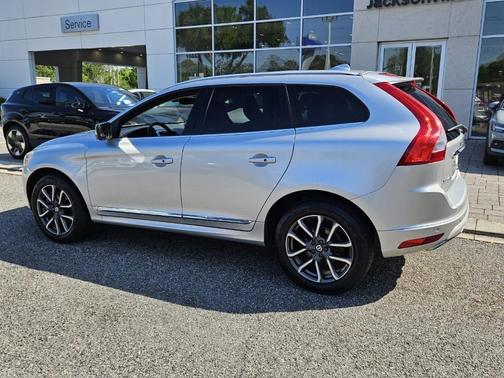 2017 Volvo XC60 T6 Dynamic