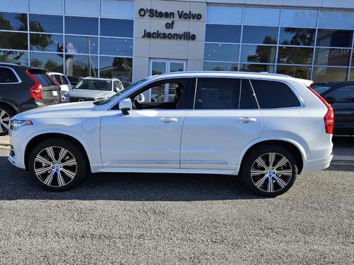 2025 Volvo XC90 Plug-In Hybrid T8 Ultra 7-Seater
